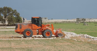 حملة لإزالة التعديات على الأراضى الزراعية بقرية دشلوط بأسيوط