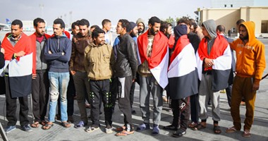 بالصور.. السيسى يشكر المخابرات العامة والخارجية والجيش الوطنى الليبى على إعادة المصريين