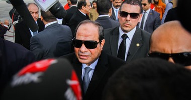 بالصور.. السيسى: مصر بها فرص عمل حقيقة والمصريين بلدهم أولى بهم