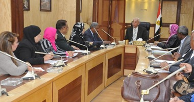 بالصور.. محافظ أسوان يلتقى أعضاء المجلس القومى للمرأة