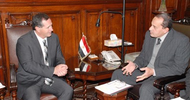 وزير الزراعة يبحث مع  المستشار الأمريكى فتح أسواق أمام المنتجات المصرية