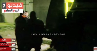 بالفيديو.. لحظة نقل جثمان ضابط شهيد بموقع إنفجار الهرم