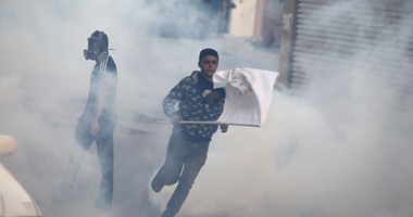 شرطة البحرين تطلق الغاز المسيل للدموع لتفريق محتجين على إعدام النمر