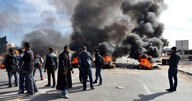 بالصور.. شرطة تونس: مجموعة تخريبية لا تزيد عن 20 شخصا تقوم بأعمال شغب فى العاصمة