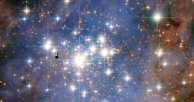 تلسكوب "هابل" يلتقط صورة مذهلة لأكبر وألمع نجوم بمجرة درب التبانة