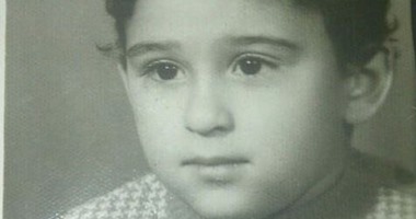 مستخدمو "فيس بوك" يتداولون صورة لـ"سيد أبو حفيظة" فى طفولته