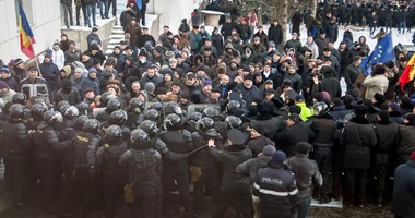 الشرطة فى مولدوفا تفرق مسيرات لمناهضين للحكومة خلال عيد الاستقلال