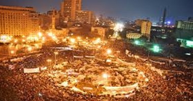 ذكريات الميدان ..10 صور مصر كلها اتصورتهم فى الثورة من علم مصر للدبابة