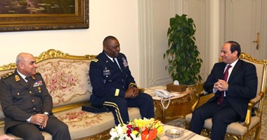 الرئيس السيسى يلتقى قائد القيادة المركزية الأمريكية