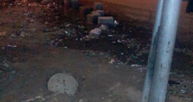 بالصور.. انفجار ماسورة مياه أسفل عامود كهربائى بترعة المسلمية بالشرقية