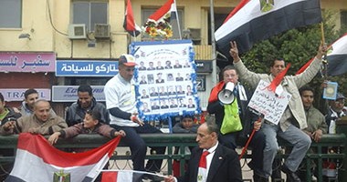 مواطنون يحتفلون بذكرى ثورة 25 يناير بميدان التحرير‎