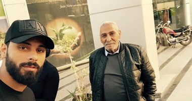 محمود جنش ناعياً والده: "الله يرحمك يا أبويا"