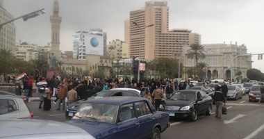 بالفيديو.. الشرطة تخلى ميدان التحرير من المحتفلين بذكرى ثورة 25 يناير‎