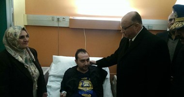 مدير أمن القاهرة يزور الضباط والأفراد المصابين لتهنئتهم بعيد الشرطة