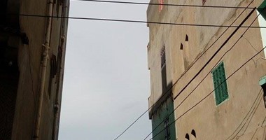"صحافة المواطن".. أسلاك الكهرباء المتهالكة تهدد حياة المواطنين بكفر الشيخ