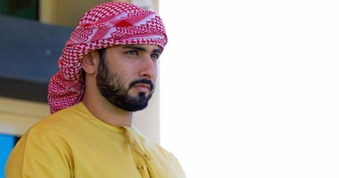 بالفيديو.. الشيخ ماجد آل مكتوم يجرى اختبارا لبندقية رشاش أمريكية الصنع