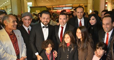 بالصور.. بدء توافد أسرة فيلم "أسد سيناء" لسينما نايل سيتى لحضور العرض الخاص