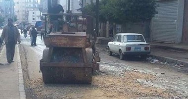ترميم وصيانة شوارع مدينة دمياط لتيسير الانتقالات والحركة المرورية 
