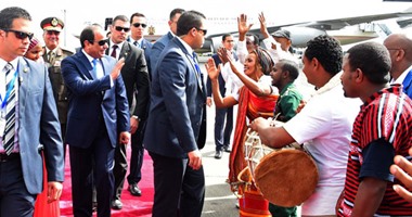 استقبال بالورود لـ"السيسى" فور وصوله إثيوبيا