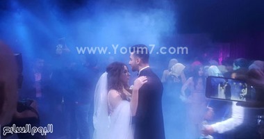 بالفيديو والصور.. عمرو السولية يستهل حفل زفافه بـ"الزفة ورقصة سلو"