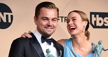 بالصور.. ليوناردو دى كابريو وبرى لارسون أفضل ممثل وممثلة فى SAG Awards