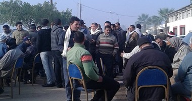 اعتصام عمال شركة غزل المحلة بالغربية للمطالبة بصرف العلاوة الاجتماعية