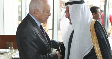 العربى يلتقى الأمين العام لمنظمة التعاون الإسلامى لتعزيز التعاون 
