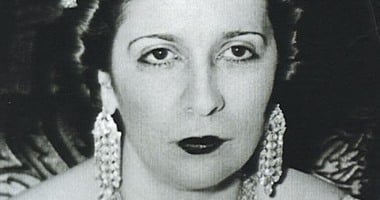 في ذكرى وفاتها الـ38.. 10 صور للملكة نازلى تعرفك موضة "حريم السلطان"
