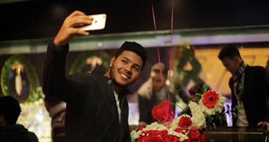 بالصور.. نجم ستار أكاديمى محمد شاهين يحتفل بعيد ميلاده العشرين وسط أصدقائه