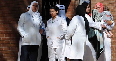 إضراب 6 ممرضات بسوهاج عن الطعام لتضررهن من قرار إلغاء انتدابهن