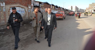 بالصور.. رئيس مدينة بلطيم بكفرالشيخ يتابع أعمال الحفر استعداد لتوصيل الغاز