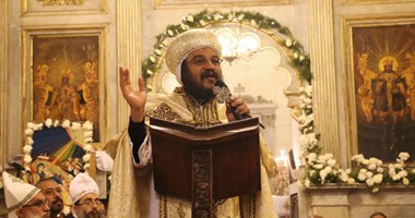 بالصور..أهالى شهداء كنيسة القديسين بالإسكندرية يشاركون فى قداس عيد الميلاد المجيد