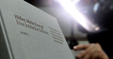 طبعة جديدة من كتاب "كفاحي" لأدولف هتلر فى المكتبات الألمانية