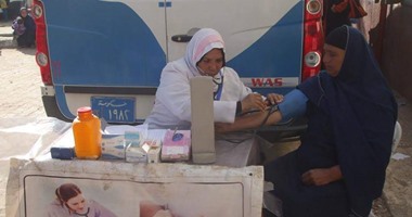 بالصور.. قافلة طبية تستهدف علاج 1500 مواطن بقرية النواميس فى بنى سويف