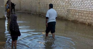 "صحافة المواطن"..شوارع قصر الباسل بالفيوم تتحول لمستنقعات من المياه