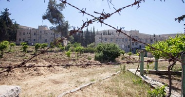 إعلام إسرائيلي: صفارات الإنذار تدوي بمستوطنة "حشمونئيم" خشية عملية تسلل