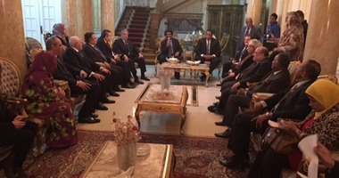 بالصور.. وزير خارجية السودان يلتقى عددا من الدبلوماسيين بمنزل سفير الخرطوم