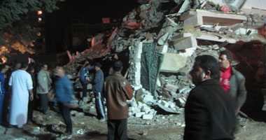 انهيار منزل بمدينة بفوه وتصدع آخر وإنقاذ 3 أسر أحدهم من تحت الأنقاض