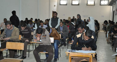غياب 195 طالبا وطالبة عن امتحان اللغة الإنجليزية بثانوية سوهاج