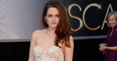 كرستين ستيورات تصل لحفل الأوسكار للمنافسة ب" Snow White And The Huntsman"