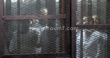 بدء جلسة محاكمة علاء عبد الفتاح وآخرين بـ"قضية مظاهرات الشورى"