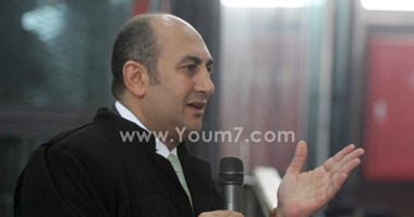 تأجيل محاكمة علاء عبد الفتاح وآخرين بـ"أحداث الشورى" لـ14 ديسمبر