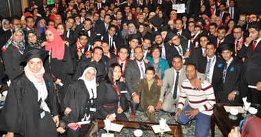 بالصور.. "من الجامعة إلى العمل" تحتفل بتخريج الدفعة السادسة