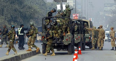 مقتل 10 مسلحين وجنديين اثنين في عمليتي دهم بباكستان