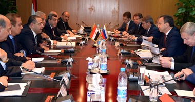 وزير الاستثمار يعرض خطط الحكومة المصرية للارتقاء بالاقتصاد الفترة لمقبلة مع وفد من رجال الأعمال الروس.. وأشرف سالمان يؤكد أنه يجرى حالياً تعديل حزمة من التشريعات الاقتصادية لتحسين مناخ الاستثمار بمصر