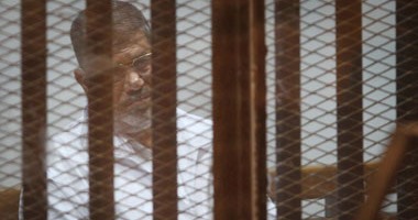 تأجيل محاكمة "مرسى" و130من قيادات الإخوان بـ"الهروب الكبير" لـ11فبراير