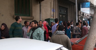 مدرسو الجيزة يتظاهرون أمام مجلس الوزراء للمطالبة بصرف رواتبهم