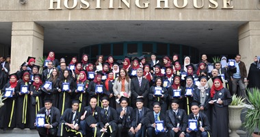 جامعة حلوان تكرم أوائل كلية الآداب للعام الجامعى 2013/2014