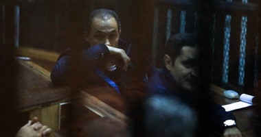 مصادر مقربة لأسرة مبارك: علاء وجمال غادرا السجن.. ومصدر أمنى ينفى
