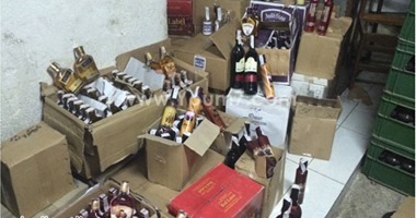 ضبط 408 زجاجات خمور بحوزة فلاح للإتجار بها فى أسيوط